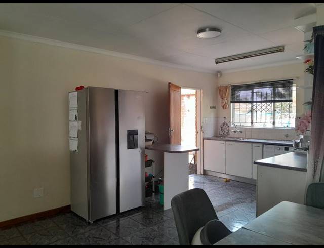 3 BEDROOM HOUSE FOR SALE IN THE ORCHARDS